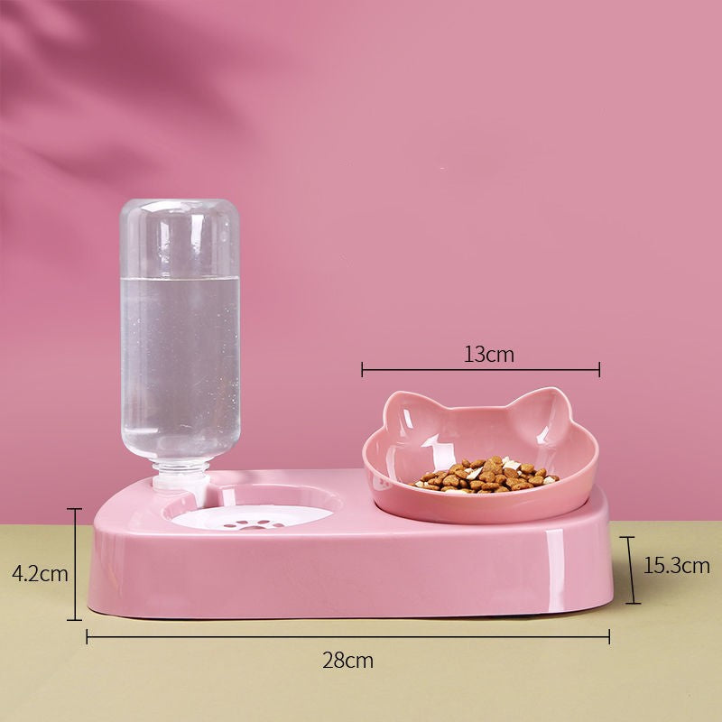 As tigelas para animais de estimação economizam espaço e reduzem a necessidade de virar as tigelas para gatos com a boca molhada.
